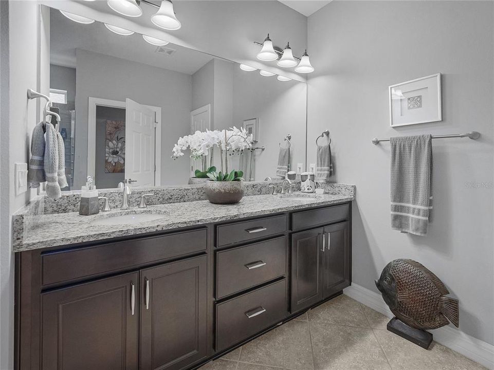 For Sale: $415,514 (2 beds, 2 baths, 2147 Square Feet)