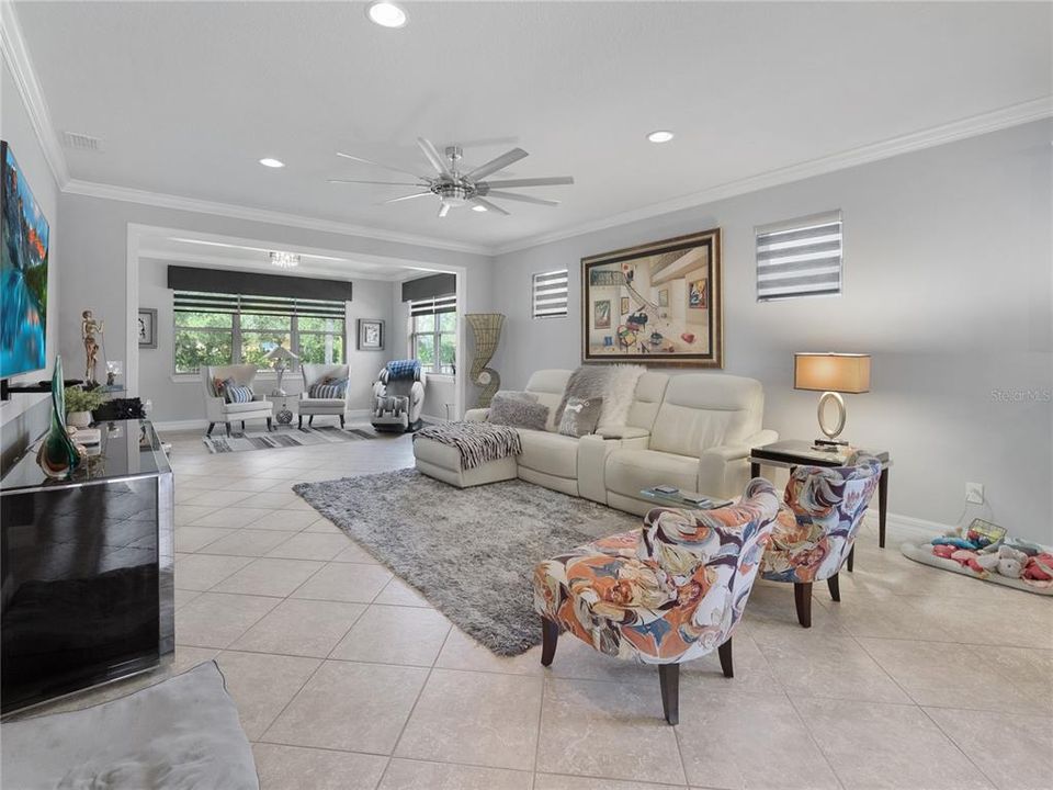 For Sale: $415,514 (2 beds, 2 baths, 2147 Square Feet)