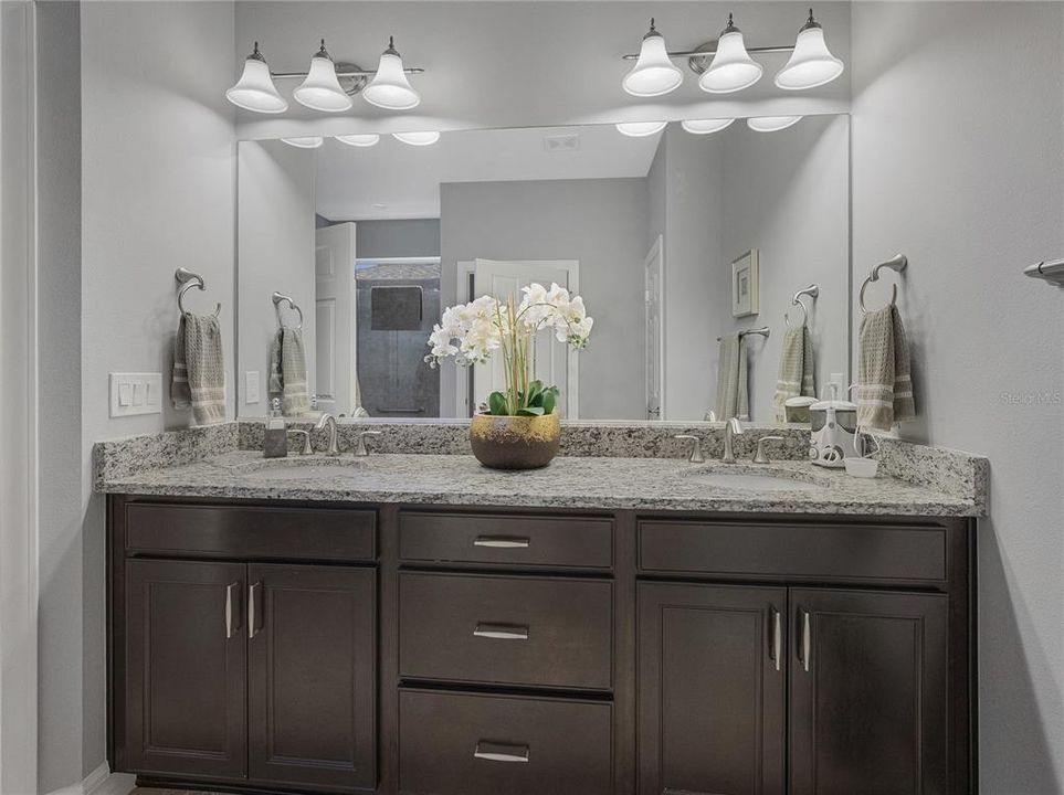 For Sale: $415,514 (2 beds, 2 baths, 2147 Square Feet)