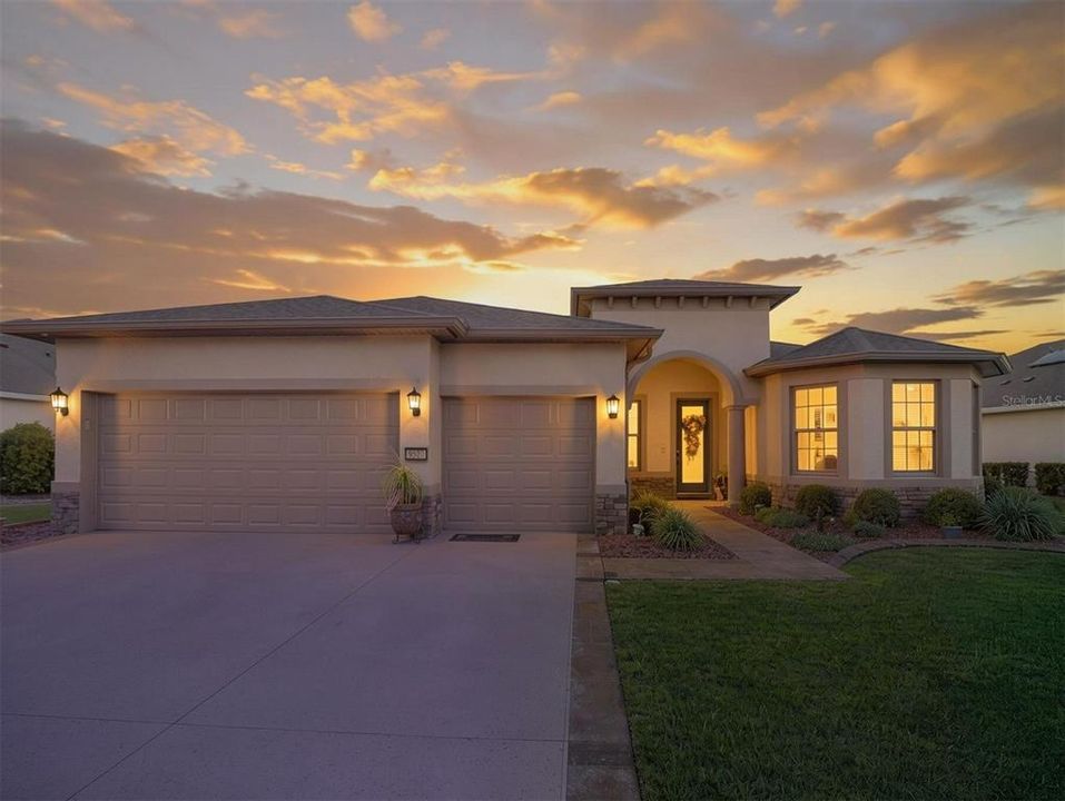 For Sale: $607,706 (3 beds, 3 baths, 2543 Square Feet)