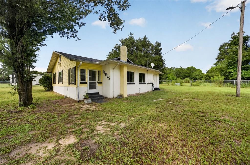 For Sale: $239,900 (3 beds, 1 baths, 1165 Square Feet)