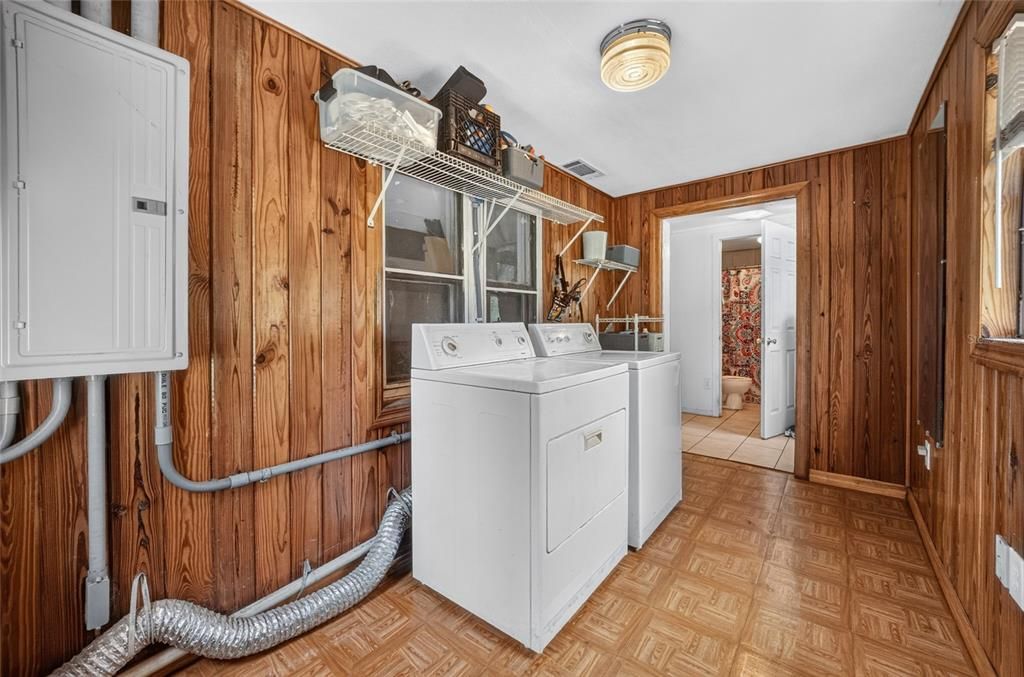 For Sale: $239,900 (3 beds, 1 baths, 1165 Square Feet)