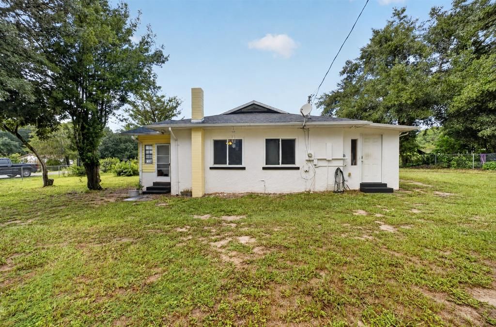 For Sale: $239,900 (3 beds, 1 baths, 1165 Square Feet)