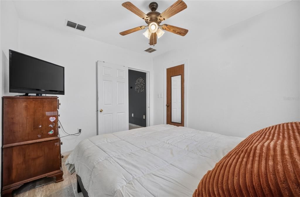 For Sale: $239,900 (3 beds, 1 baths, 1165 Square Feet)