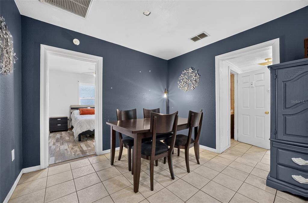 For Sale: $239,900 (3 beds, 1 baths, 1165 Square Feet)