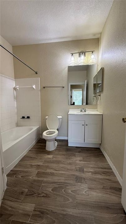 For Rent: $1,800 (3 beds, 2 baths, 1205 Square Feet)
