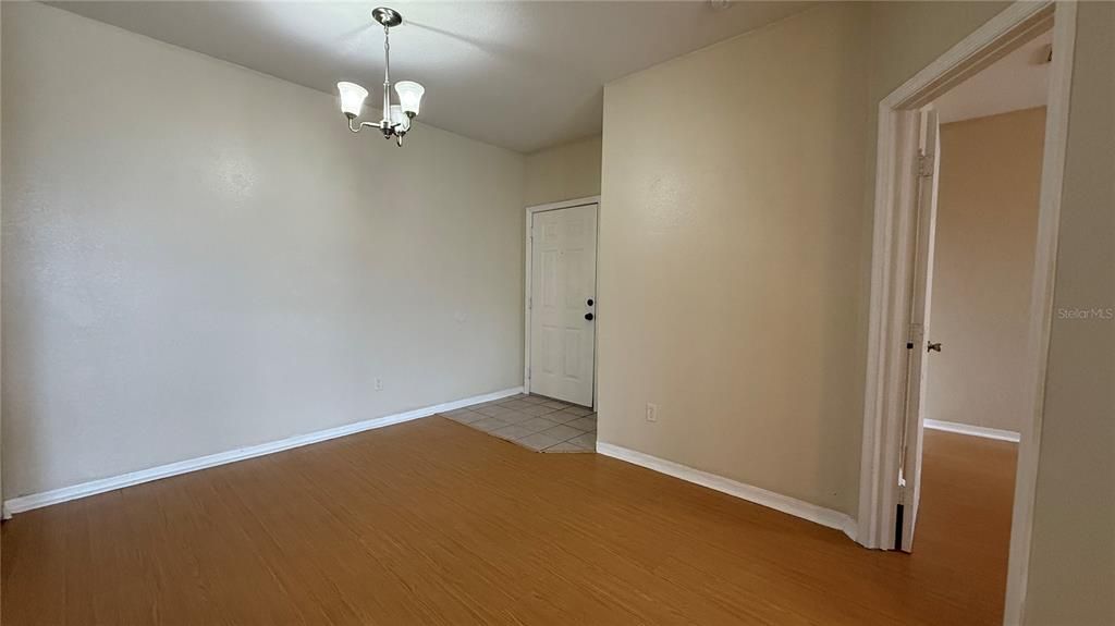 For Rent: $1,800 (3 beds, 2 baths, 1205 Square Feet)