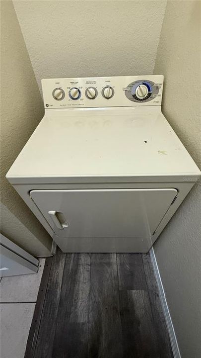 For Rent: $1,800 (3 beds, 2 baths, 1205 Square Feet)