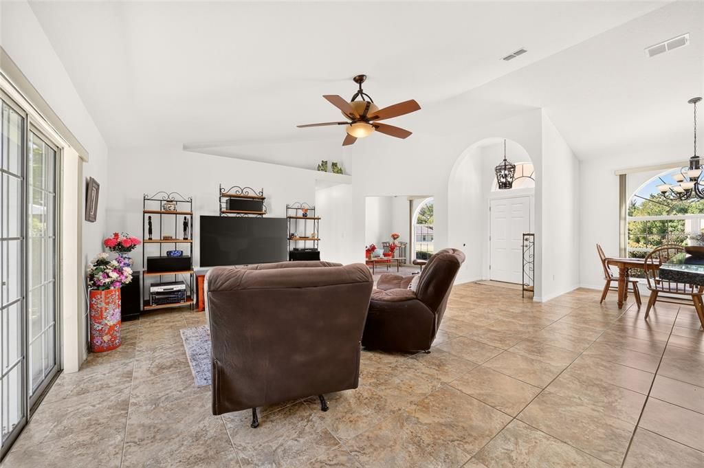 For Sale: $330,000 (3 beds, 2 baths, 1913 Square Feet)