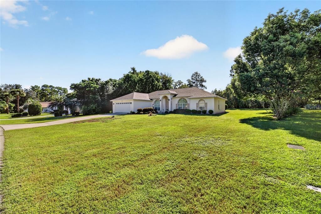 For Sale: $330,000 (3 beds, 2 baths, 1913 Square Feet)
