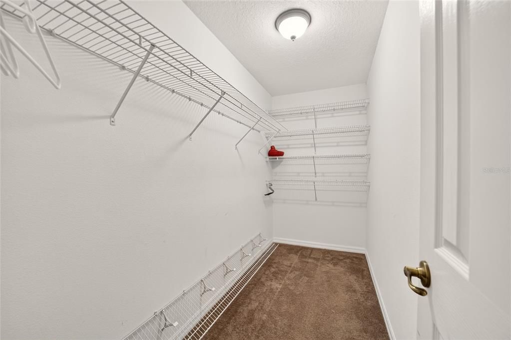 For Sale: $330,000 (3 beds, 2 baths, 1913 Square Feet)