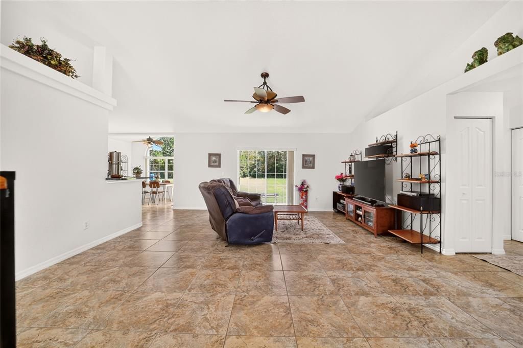 For Sale: $330,000 (3 beds, 2 baths, 1913 Square Feet)