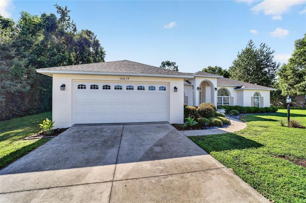 For Sale: $330,000 (3 beds, 2 baths, 1913 Square Feet)