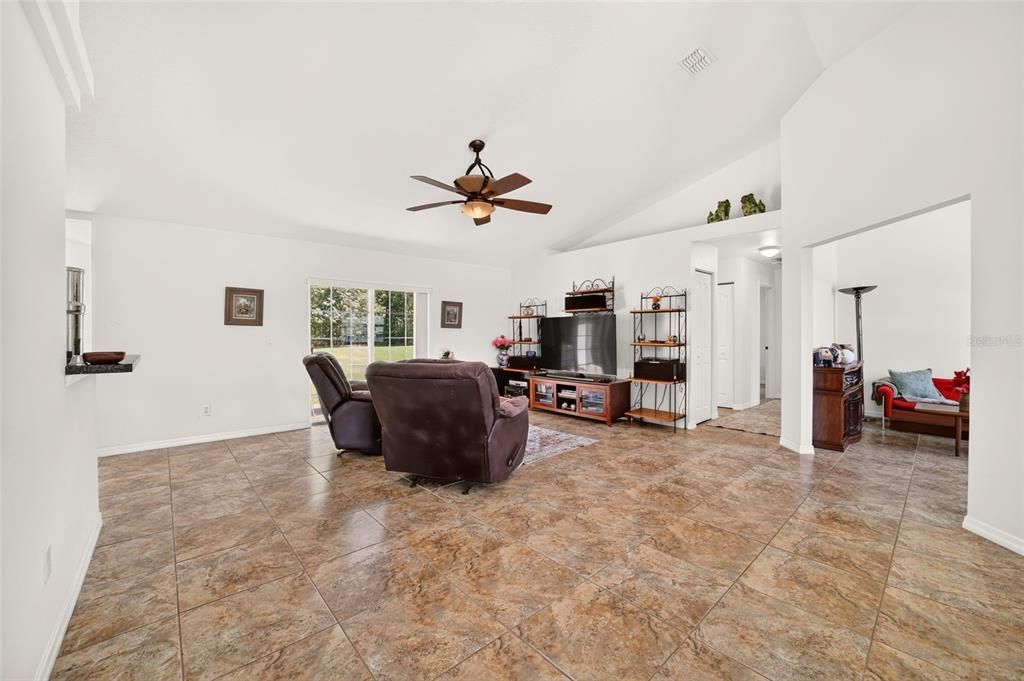 For Sale: $330,000 (3 beds, 2 baths, 1913 Square Feet)