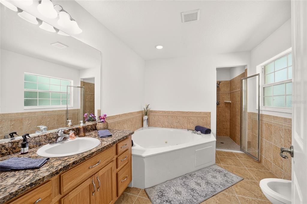 For Sale: $330,000 (3 beds, 2 baths, 1913 Square Feet)