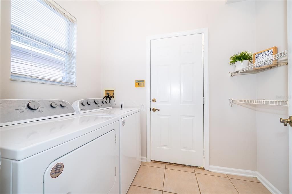 For Sale: $409,900 (3 beds, 2 baths, 1663 Square Feet)