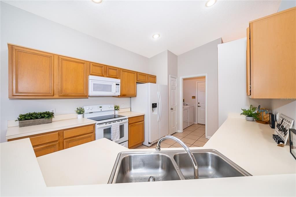 For Sale: $409,900 (3 beds, 2 baths, 1663 Square Feet)