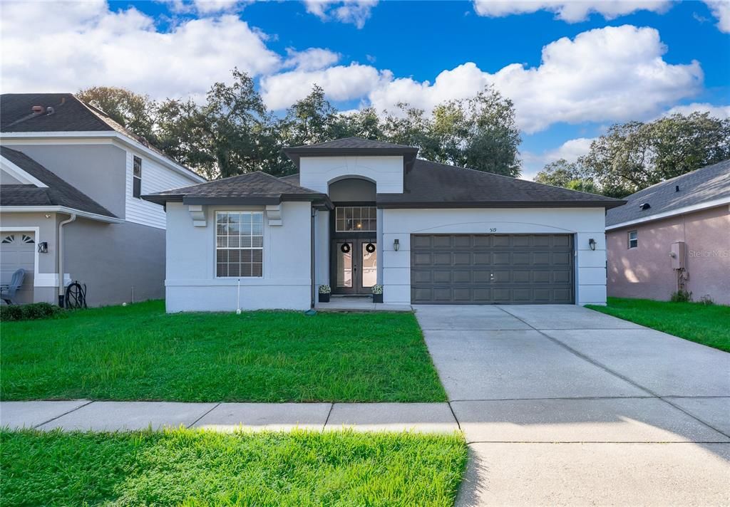 For Sale: $409,900 (3 beds, 2 baths, 1663 Square Feet)