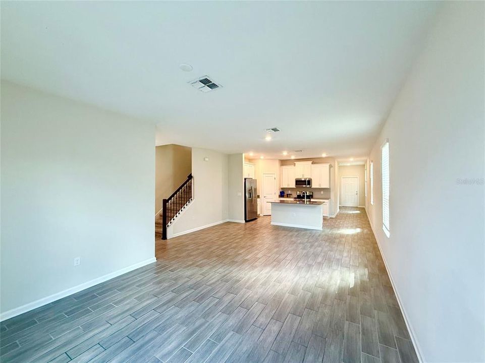 En Venta: $545,000 (4 camas, 3 baños, 2492 Pies cuadrados)