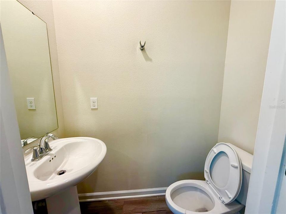 En Venta: $545,000 (4 camas, 3 baños, 2492 Pies cuadrados)