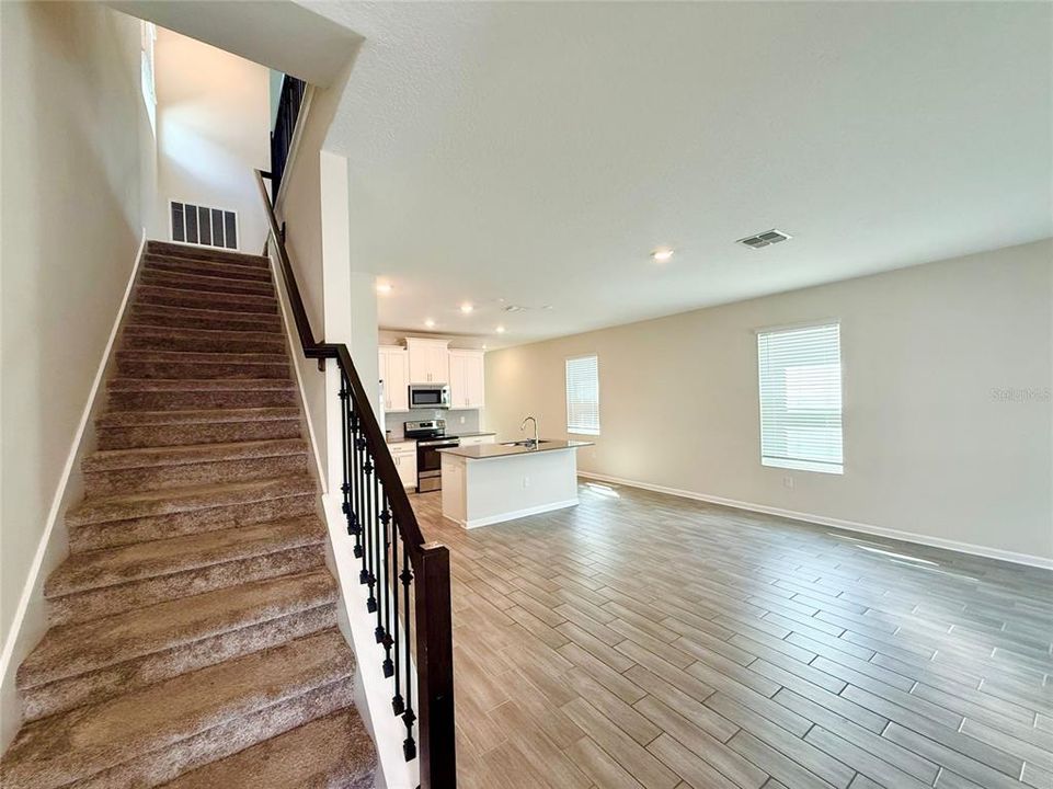 En Venta: $545,000 (4 camas, 3 baños, 2492 Pies cuadrados)