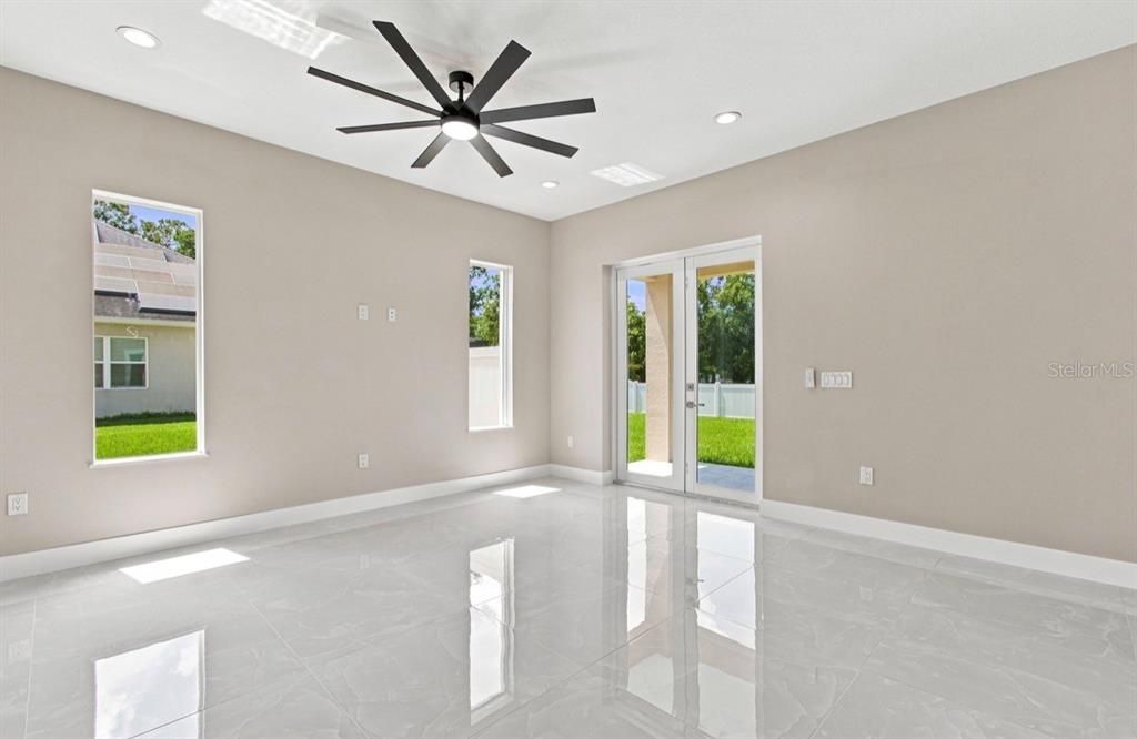 En Venta: $999,900 (5 camas, 4 baños, 2886 Pies cuadrados)