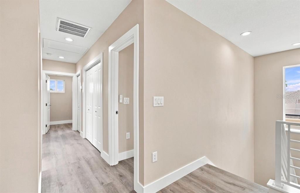 En Venta: $999,900 (5 camas, 4 baños, 2886 Pies cuadrados)