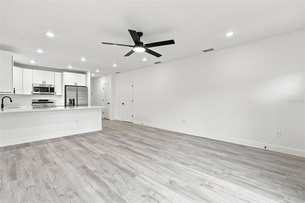 For Sale: $285,000 (3 beds, 2 baths, 1308 Square Feet)