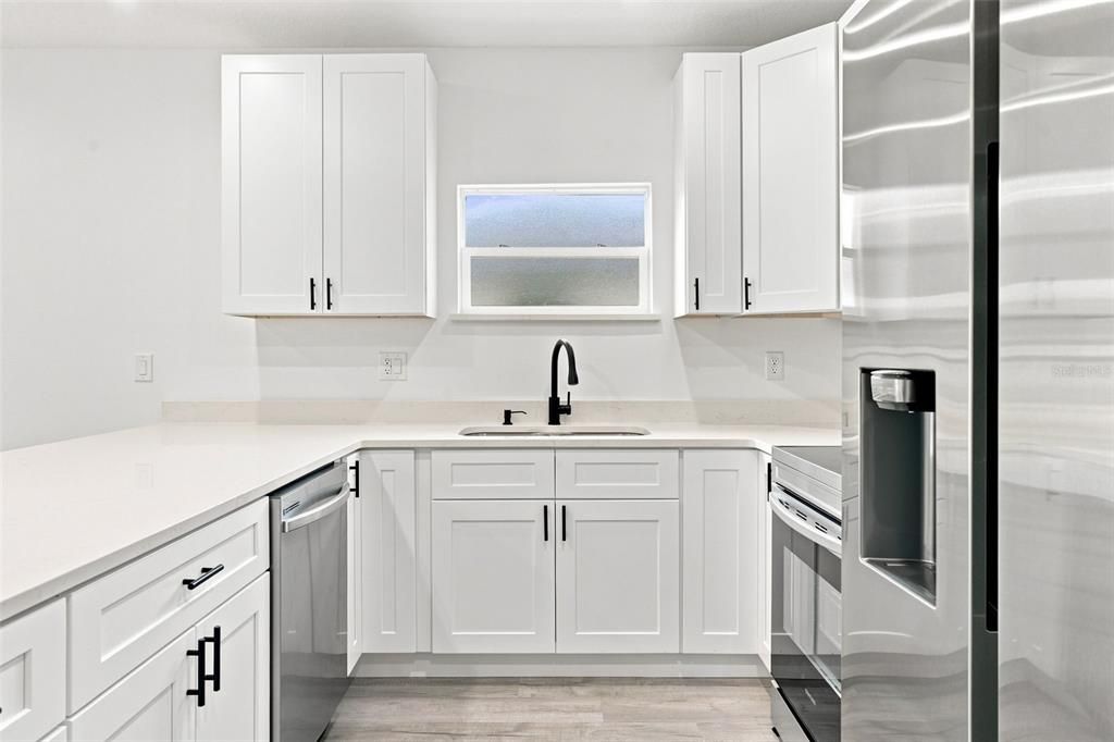 For Sale: $285,000 (3 beds, 2 baths, 1308 Square Feet)