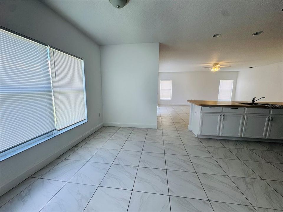 En Renta: $2,400 (5 camas, 2 baños, 2790 Pies cuadrados)