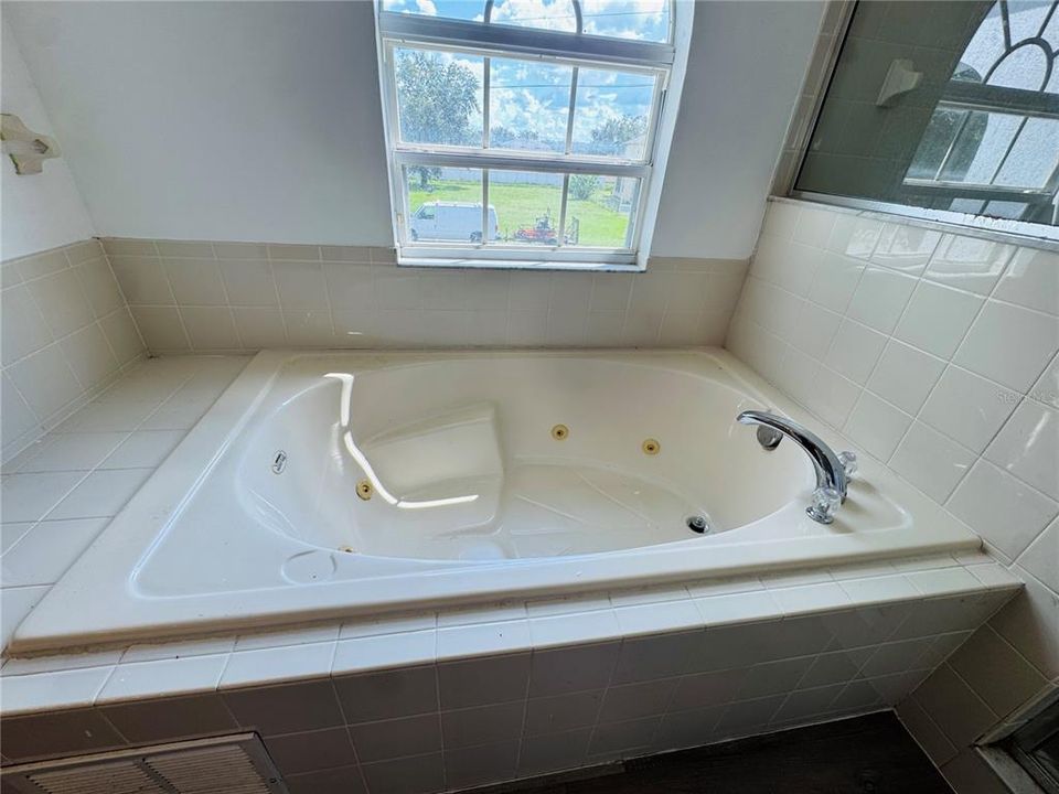 En Renta: $2,400 (5 camas, 2 baños, 2790 Pies cuadrados)