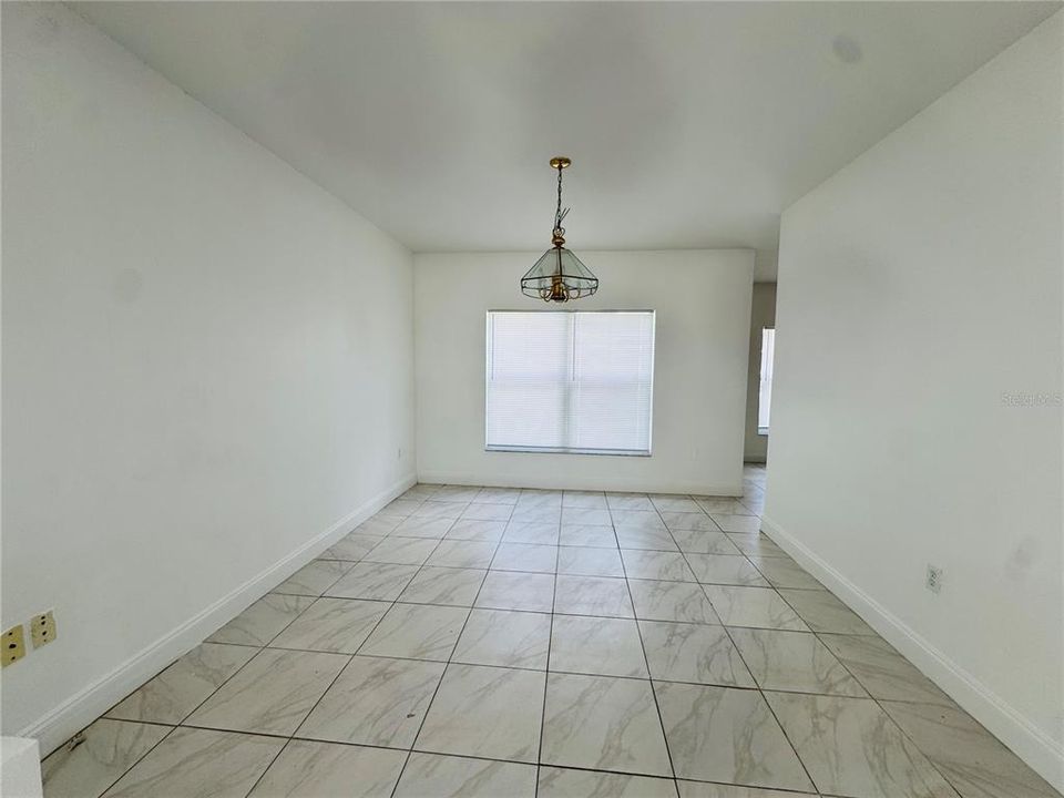 En Renta: $2,400 (5 camas, 2 baños, 2790 Pies cuadrados)