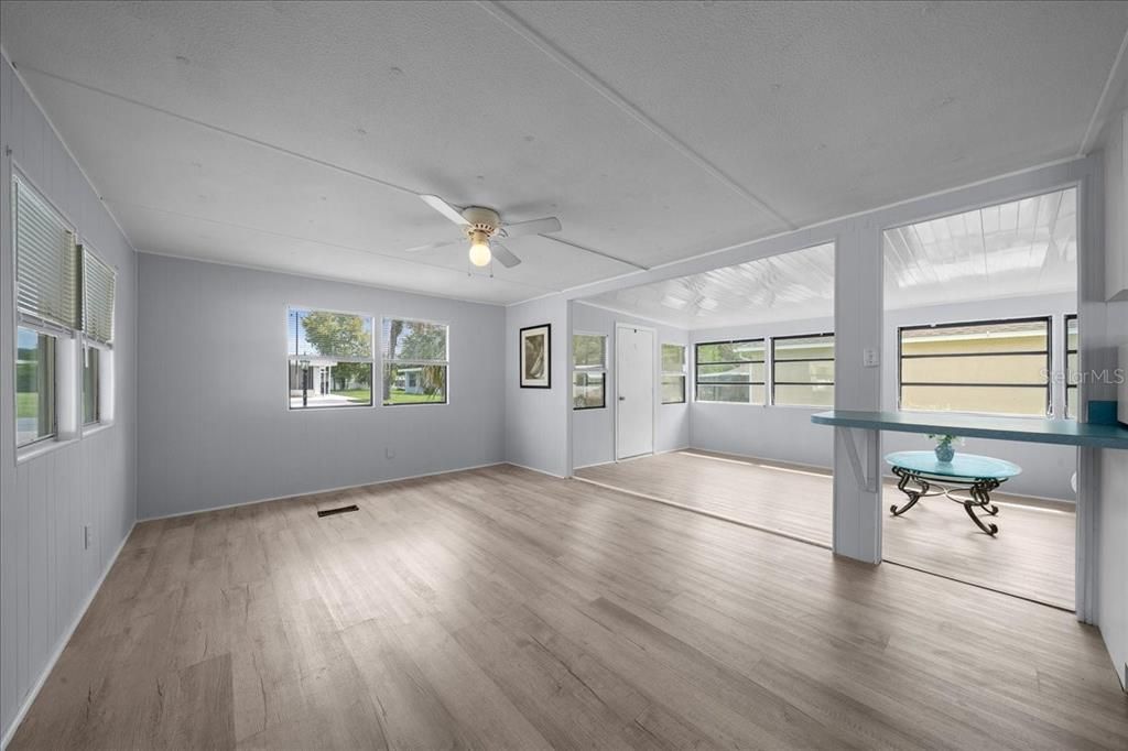 For Sale: $134,900 (2 beds, 1 baths, 720 Square Feet)