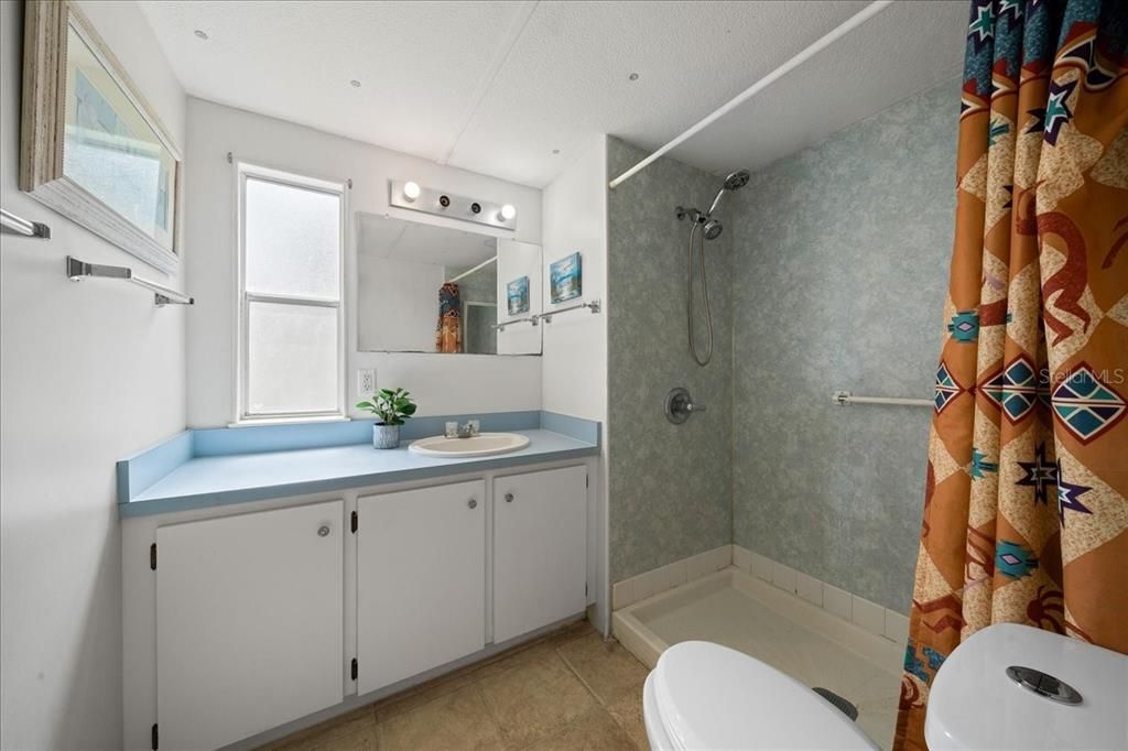 For Sale: $134,900 (2 beds, 1 baths, 720 Square Feet)