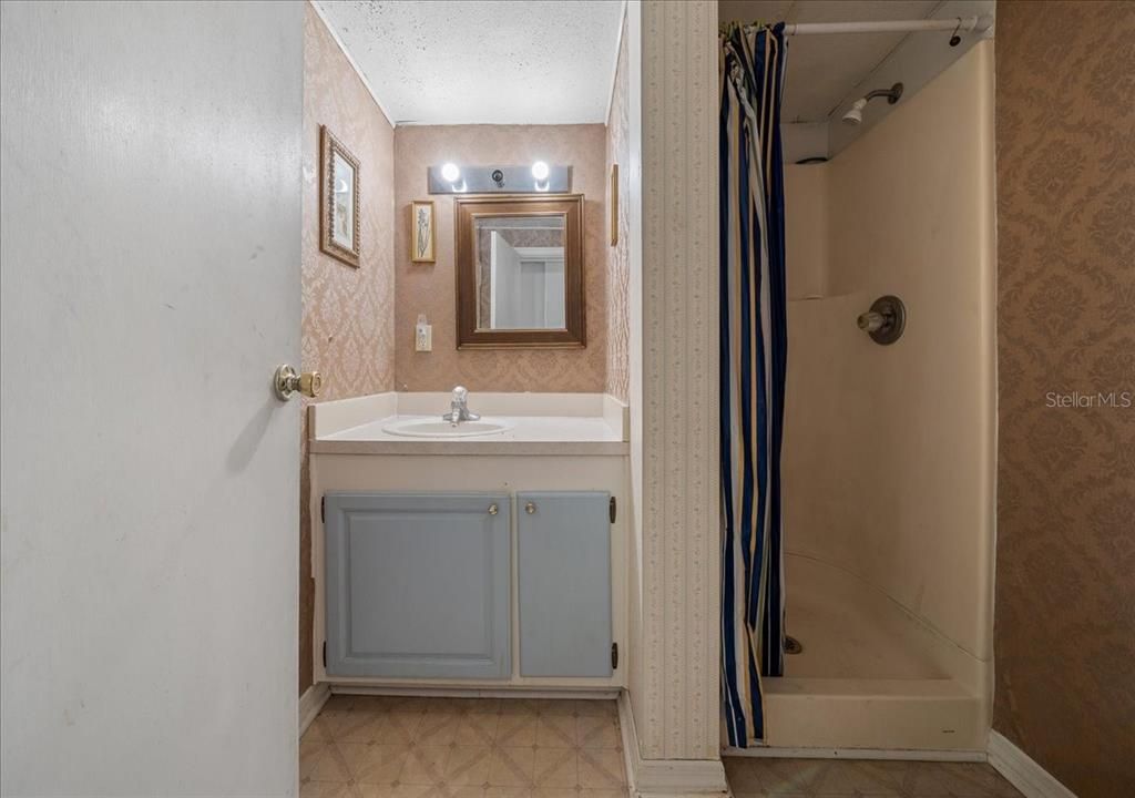 For Sale: $134,900 (2 beds, 1 baths, 720 Square Feet)