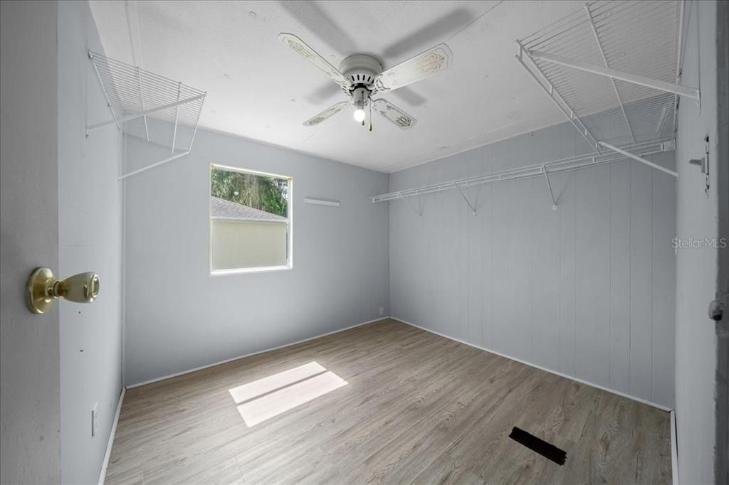 For Sale: $134,900 (2 beds, 1 baths, 720 Square Feet)