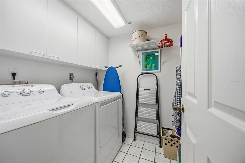 For Sale: $339,000 (2 beds, 2 baths, 1232 Square Feet)