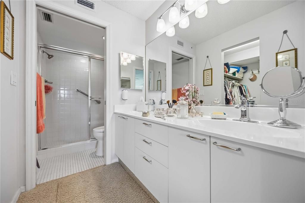 For Sale: $339,000 (2 beds, 2 baths, 1232 Square Feet)