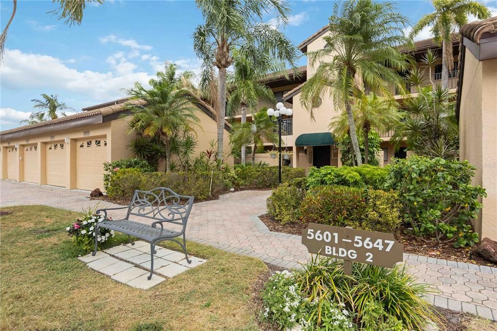 For Sale: $339,000 (2 beds, 2 baths, 1232 Square Feet)