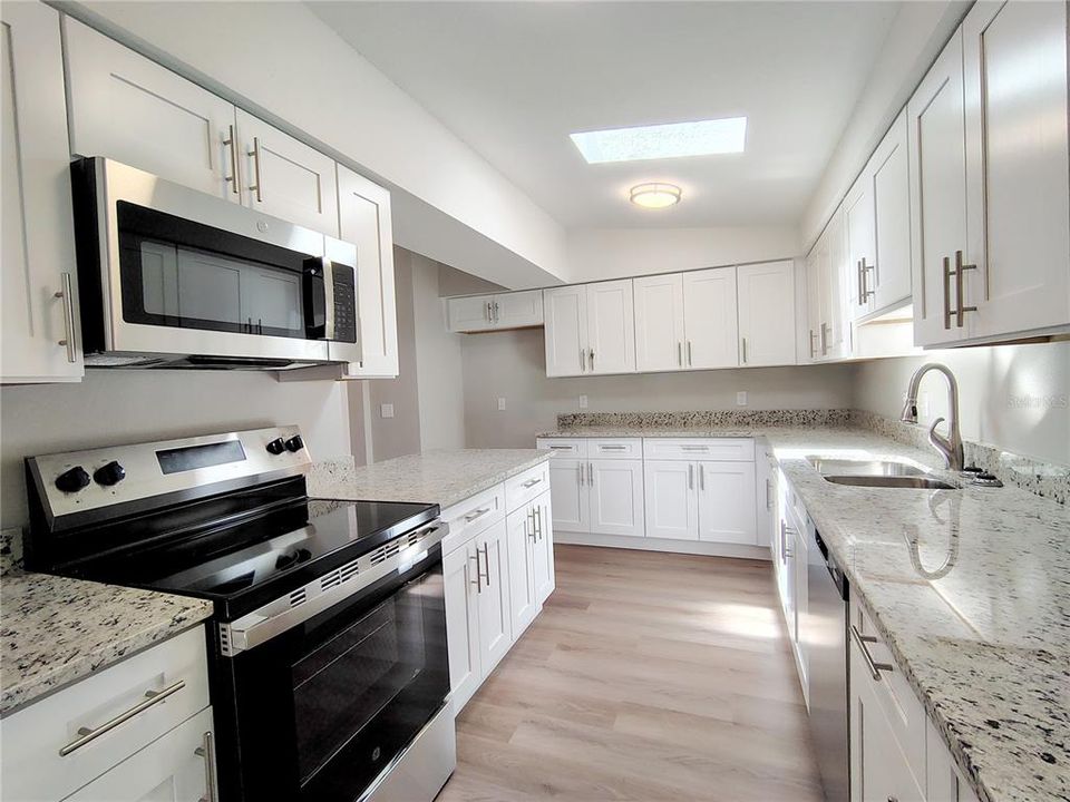 For Sale: $255,000 (2 beds, 2 baths, 1748 Square Feet)