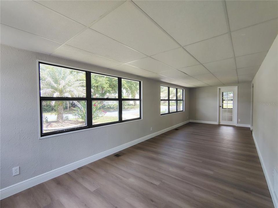 For Sale: $255,000 (2 beds, 2 baths, 1748 Square Feet)