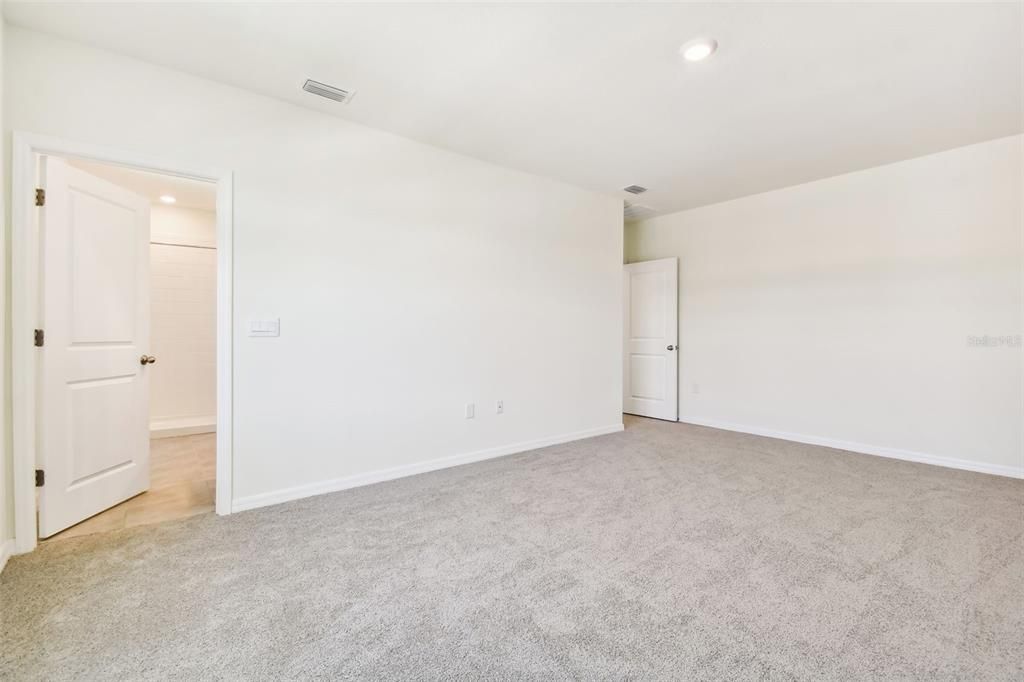 For Rent: $2,650 (4 beds, 3 baths, 2371 Square Feet)
