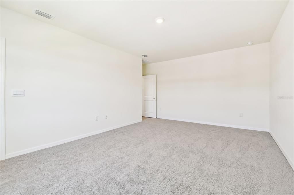For Rent: $2,650 (4 beds, 3 baths, 2371 Square Feet)