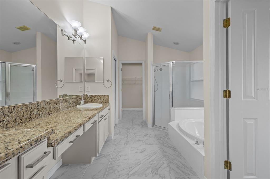 For Sale: $550,000 (4 beds, 3 baths, 2668 Square Feet)