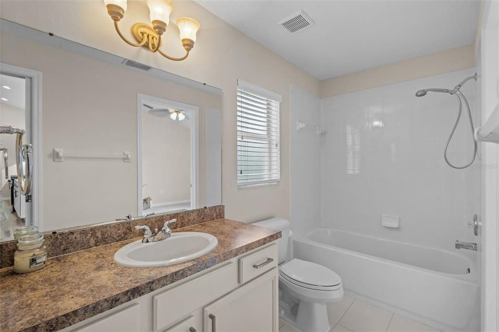 For Sale: $550,000 (4 beds, 3 baths, 2668 Square Feet)