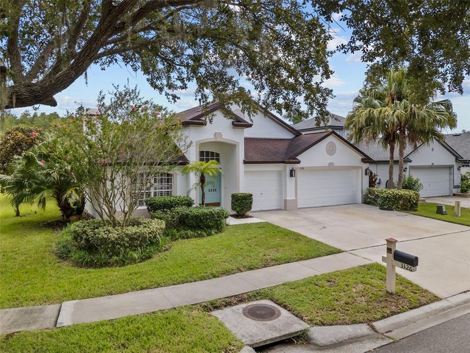 For Sale: $550,000 (4 beds, 3 baths, 2668 Square Feet)
