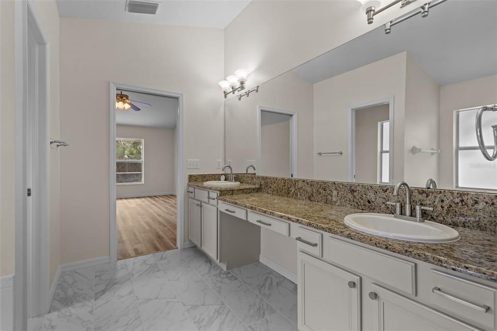 For Sale: $550,000 (4 beds, 3 baths, 2668 Square Feet)