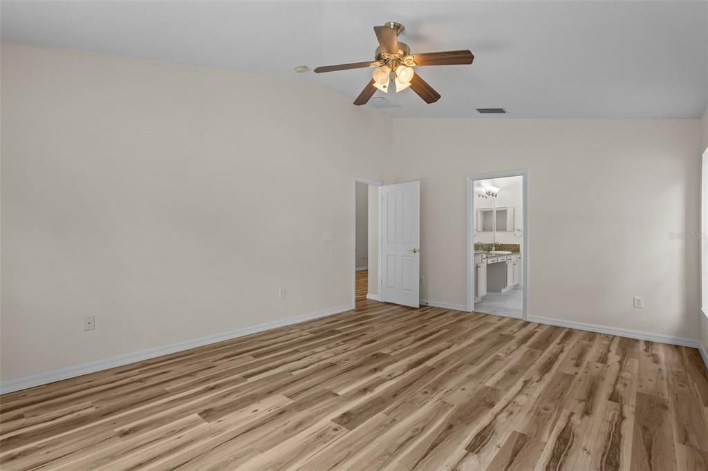 For Sale: $550,000 (4 beds, 3 baths, 2668 Square Feet)
