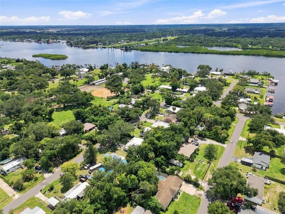 For Sale: $239,000 (3 beds, 2 baths, 1064 Square Feet)