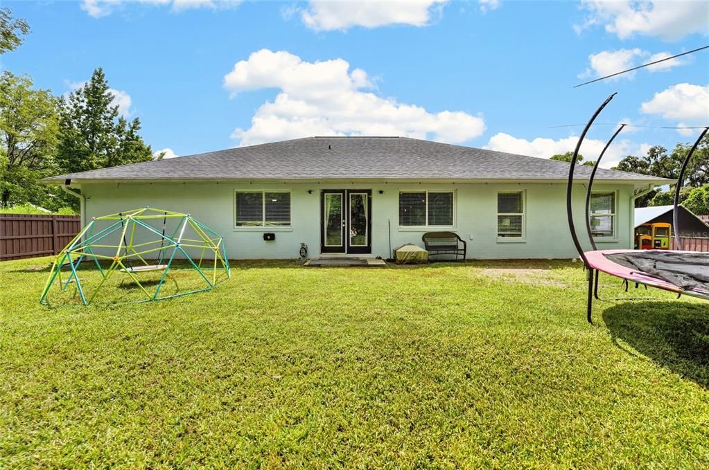 For Sale: $359,900 (4 beds, 2 baths, 2053 Square Feet)